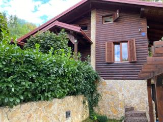 4 TREES Holiday House - 6