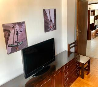 EDIFICIO MOTRIL - Amplio departamento para 4 personas 60m2, con cochera cubierta, a metros de Shopping Aldrey y de Güemes - Mar del Plata - 2