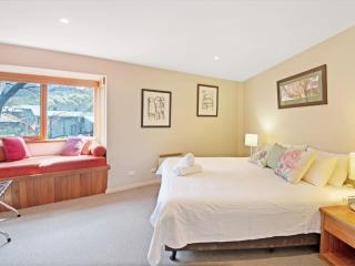 Les Perrieres Chalet - Spacious 2BR Chalet l Gym l Indoor Pool l Tennis l WiFi l BBQ - 4