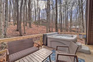 1 Mi to Beech Mtn! Family Retreat w/ Hot Tub - Beech Mountain - 5