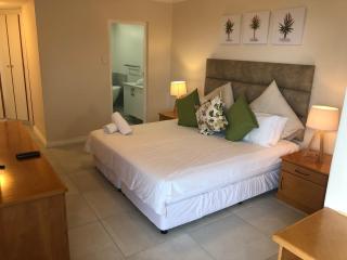 22 Kyalanga Beachfront Apartment - Durban - 5