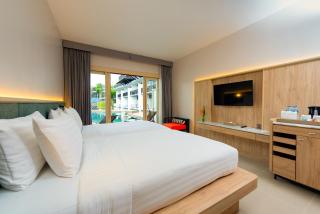 Holiday Ao Nang Beach Resort, Krabi - Strand Ao Nang - 5