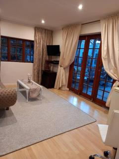 Stunning BnB in Gorgeous Garden Setting - 6