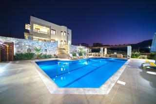 Iremia Luxury Villa with pool - 4