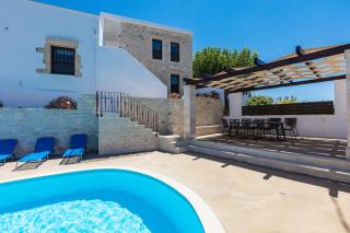 Penthe Manor House, Rustic Secret Retreat, By ThinkVilla - 2