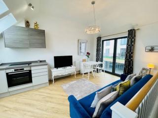 2 The Salt Yard, Whitstable - free parking, centre of town, 2 min walk to beach - 8
