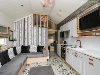 Meadow Retreat - 4