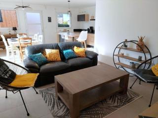 Single storey holiday home in Cleder - 0