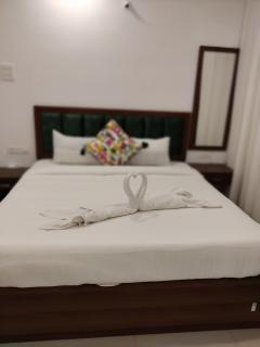 ComfyCorner - Luxurious 2-BHK Apartment - 8