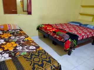 Sudhaahomestay - Hampi - 7