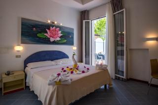 Hotel Villa dei Fiori - sul mare con piscina - Rimini - 7