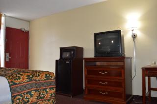 Americas Best Value Inn Tulsa I-44 - 6
