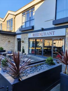Wessex Hotel - Street - 0