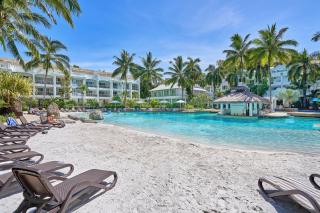 Oceanfront Penthouse Apartment Beach Club Palm Cove - Palm Cove - 6