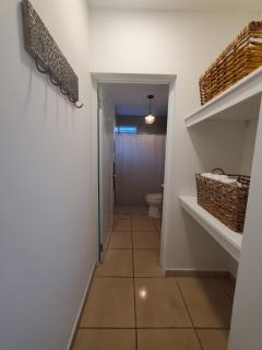 Aguadilla Waves Apt Free Parking & Wifi 8 minute walk from Crashboat beach - 8