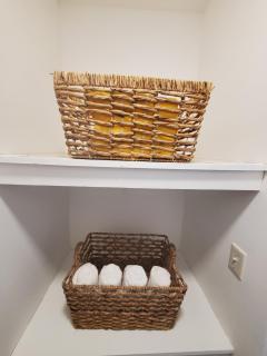 Aguadilla Waves Apt Free Parking & Wifi 8 minute walk from Crashboat beach - 5