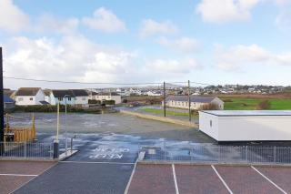 GWEL Y TYWYN - 2 BED APT-ON THE BEACH-TREARDDUR - 6