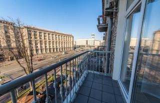 Khreschatyk. Independence Sq. 2 BR - Kiev - 3