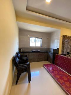 Aroma Residency 2bhk villa & delux rooms - Mahabaleshwar - 3