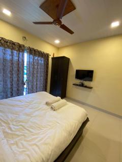 Aroma Residency 2bhk villa & delux rooms - Mahabaleshwar - 2