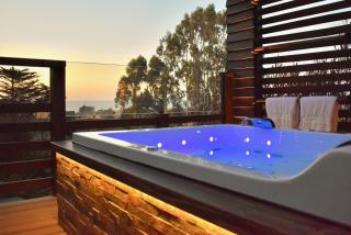 ---- ESCAPADA DE LUJO PARA DOS ---- Casa Boutique Privada - Vistas al Océano - Parrilla y Fogón en Quincho Privado - Insumos desayuno - Tu estadía incluye GRATIS 1 Sesión de Hidromasaje & Cromoterapia bajo las estrellas en Jacuzzi Privado - 7