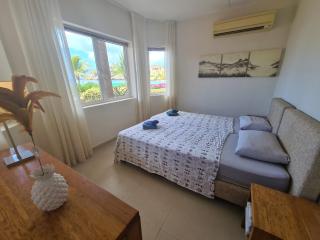 Blue Emerald on Blue Bay Beach - 9