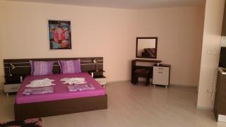 Rose Garden Omax Apartments - 4