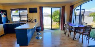Quiet homestay, private room with own bathroom - Paraparaumu Beach - 7