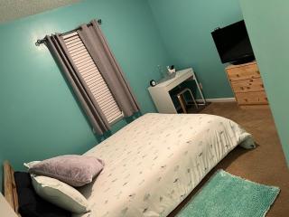 Prickle Your Fancy Private Room in University - Charlotte - 0