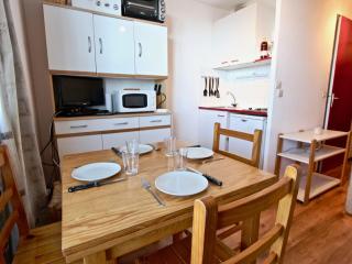 Studio cosy avec balcon, 3 places, au pied des pistes à Chamrousse - FR-1-340-124 - 6