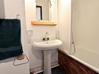 Studio cosy avec balcon, 3 places, au pied des pistes à Chamrousse - FR-1-340-124 - 2