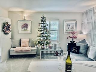 Cotswold Chic Retreats "Cloud Nine" Central Chipping Campden-Parking-Garden - 7