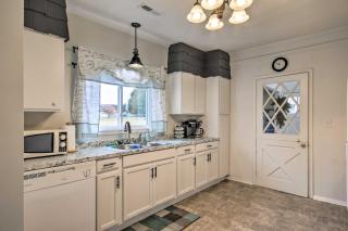 2 Mi to Lake Hartwell Charming Southern Cottage - 8