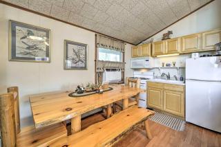 Speculator Cottage about 2 Mi to Oak Mountain Skiing - Lake Pleasant - 3