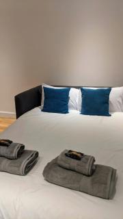 #Huge Master Suite #Self check in #Very central!!! - York - 1