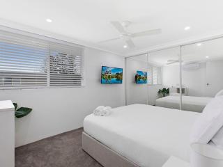 Regency Court - The Entrance - 1