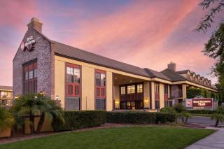 Best Western Plus Raffles Inn & Suites - Anaheim - 0