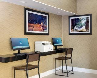 Best Western Plus Raffles Inn & Suites - Anaheim - 2