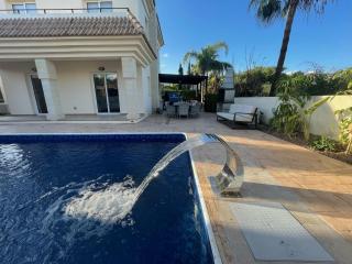 Luxury spacious holiday Villa with heated swimming pool - Paralimni - 9