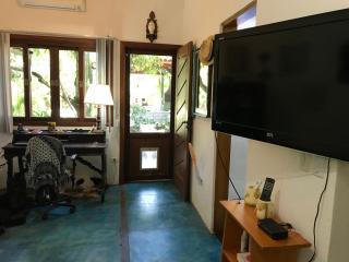 Suíte com Ar + frigobar+ Tv Sky - 9