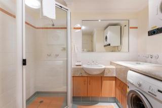 Mid City Luxury Suites - Cairns - 4