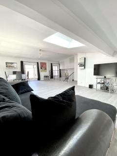 Serbes Top Floor - Cannes - 7