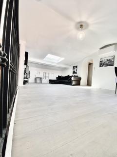 Serbes Top Floor - Cannes - 2