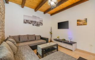 Villa Martin - Fast WiFi, Near restaurant, Fenced Yard, Pavilion, Center of Village - Kringa - 5