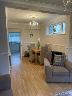 Silver Stag Properties,Comfy House in Coalville - Hugglescote - 5