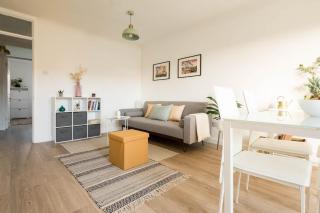 Stylish apartment with balcony, minutes from beach - 9