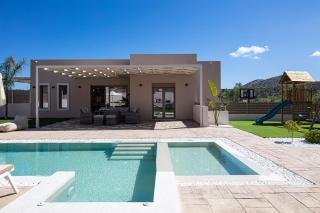 Koin Villa Sunrise, with Heated Pool & Whirlpool - Perama - 6