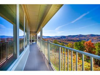 Endless Mountain Views - Hot Tub & Fireplace! - Sevierville - 5