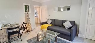 ✪ Spacious Luxury 2-bed w/ parking & garden - 4