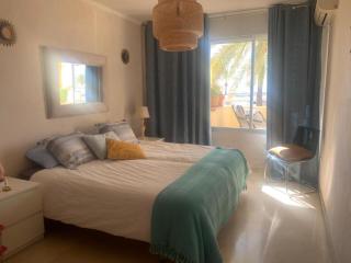 Apartment - Sleeps 4 - Pool - Parking - 2